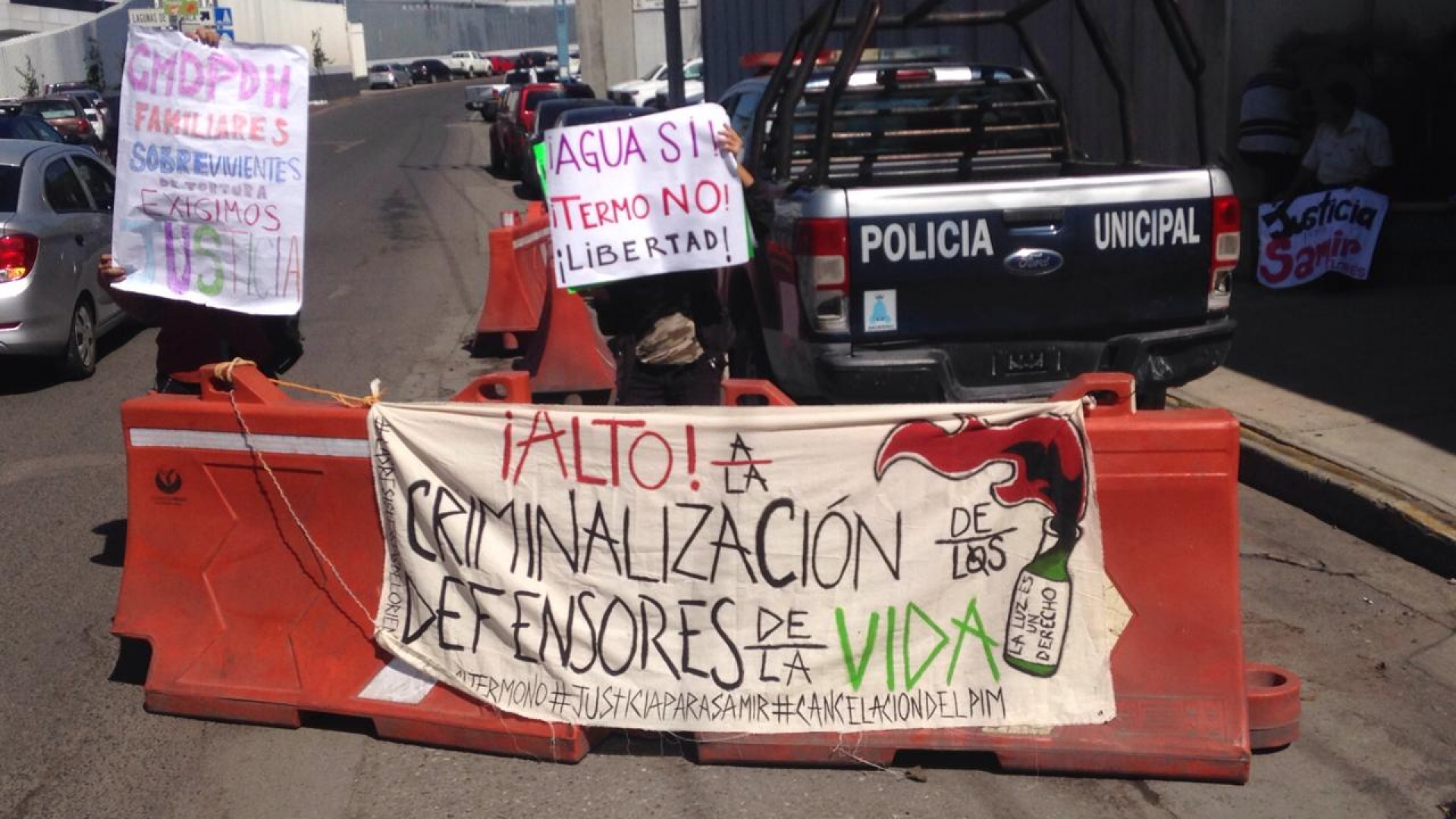Protestan ante FGR opositores a la termoeléctrica de Huexca