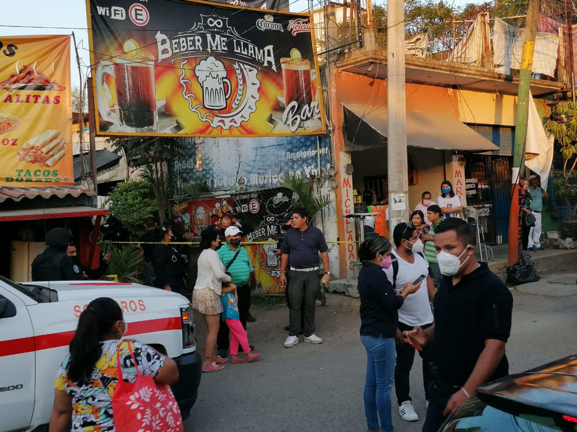 Disparan y hieren a dos mujeres y un hombre en un bar en Ejidos de Acapantzingo