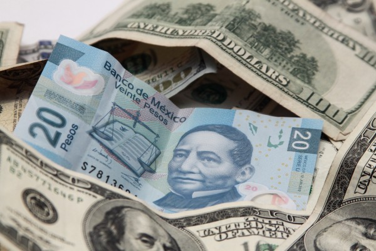 Dólar sigue al alza, abre en $20.11