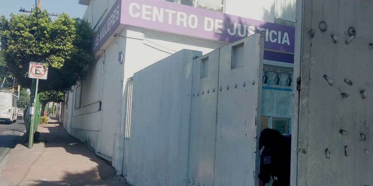 Resulta lesionada por disparo una persona en el Centro de Justicia para las Mujeres