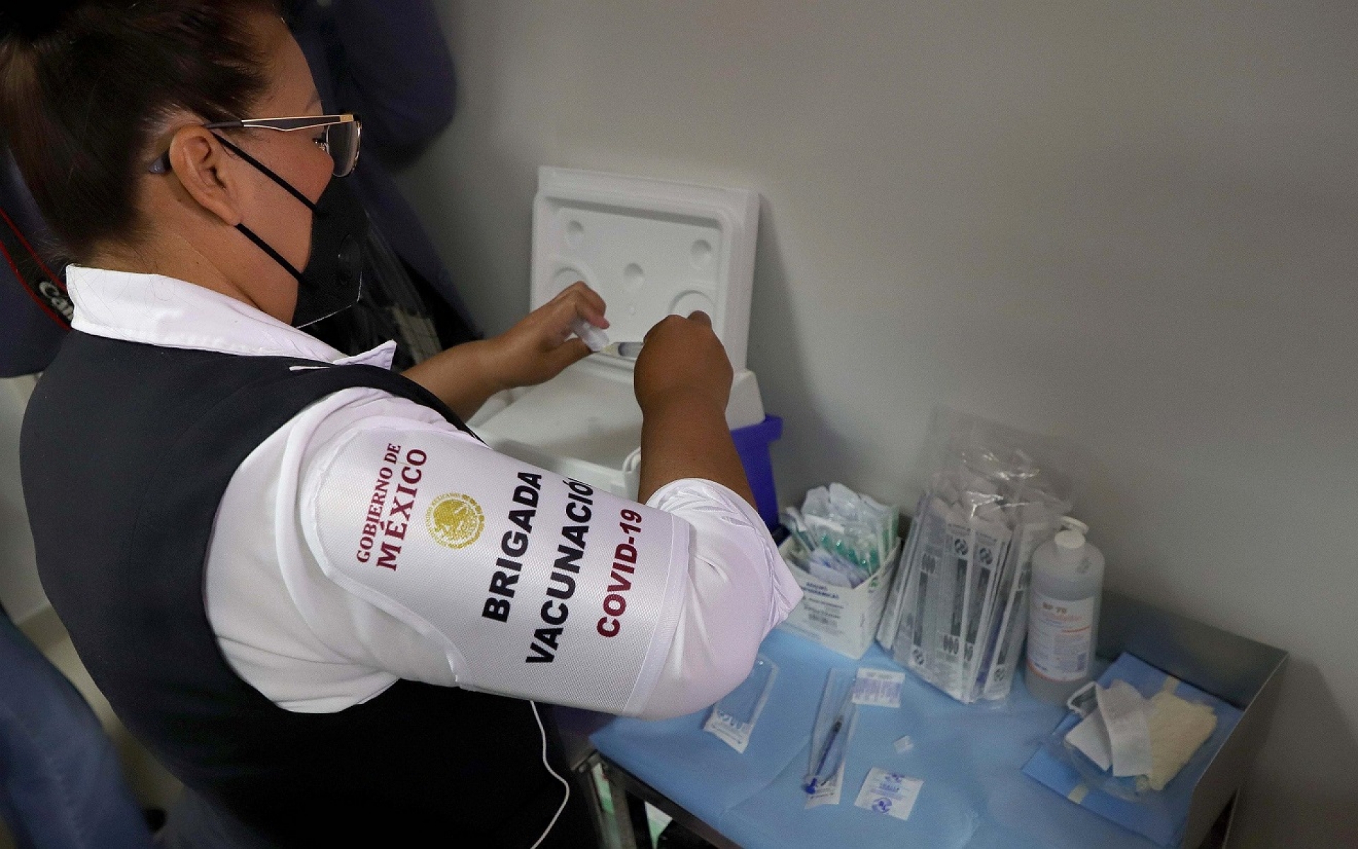 Mañana inicia vacunación de maestros en Campeche