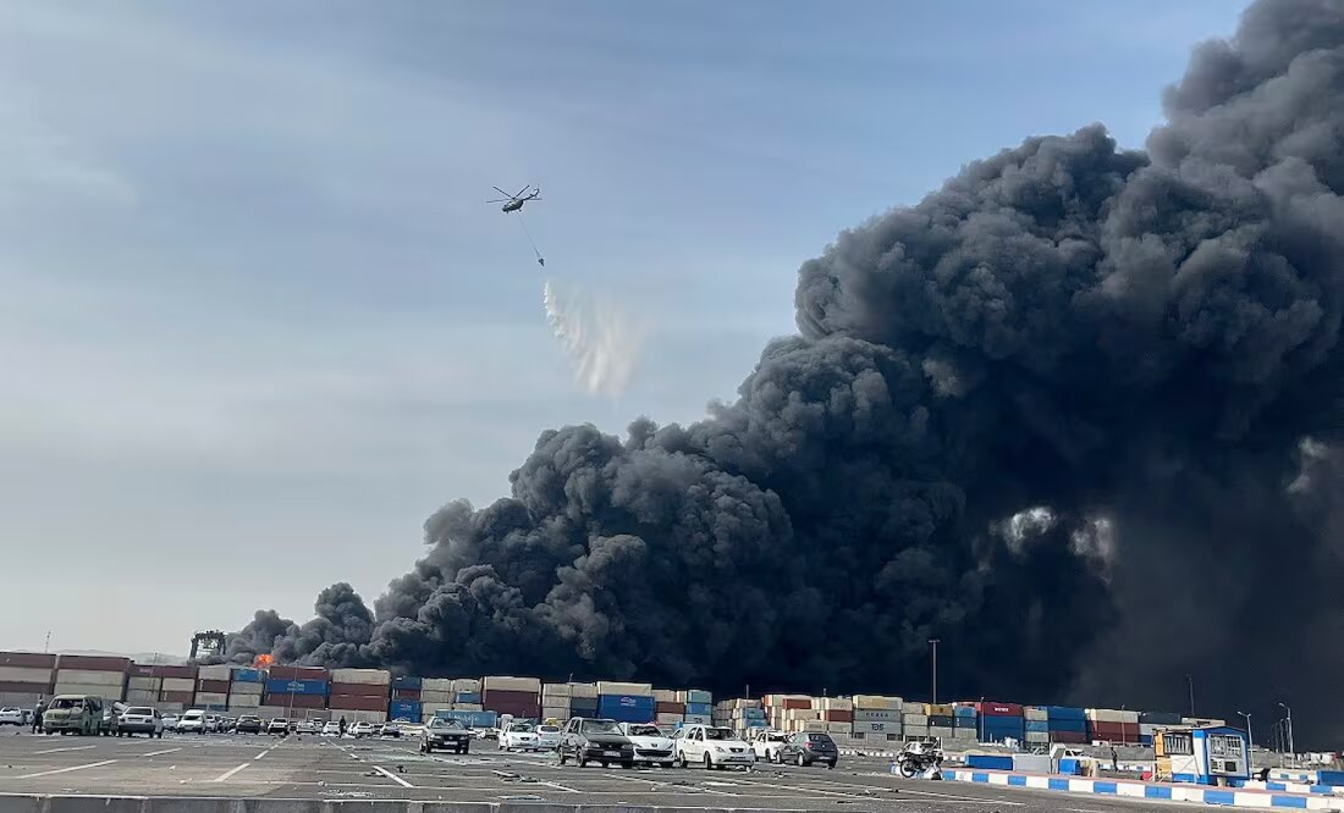 Explosión en puerto iraní deja cuatro muertos y más de 500 heridos