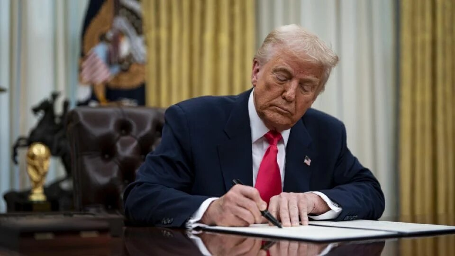 Trump amenaza con sanciones a Rusia hasta lograr acuerdo de paz con Ucrania